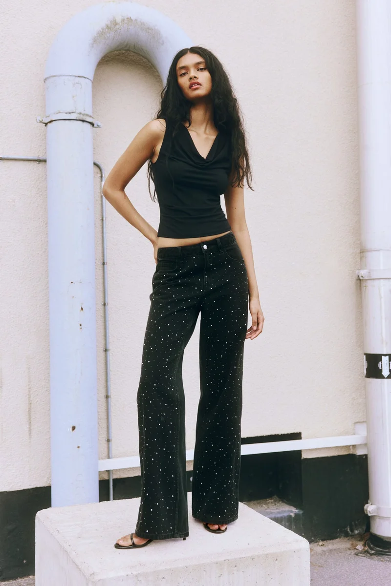 اتش اند ام جينز بخصر عالي وقصّة واسعة